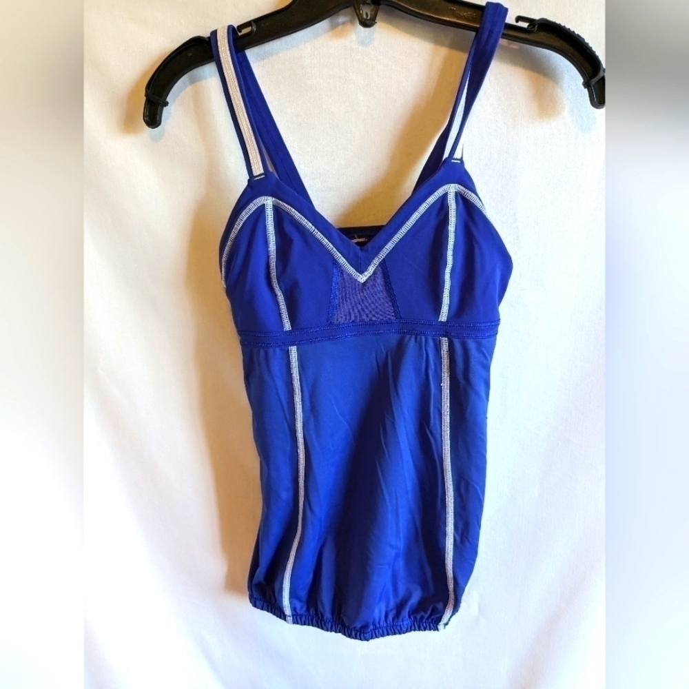 Lululemon Sports‎ Bra Tank Size 4 Pocket Blue